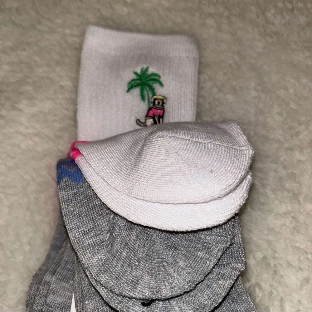 Victoria's Secret PINK Pack of 2 Crew Socks Palm Tree Dogs NWT